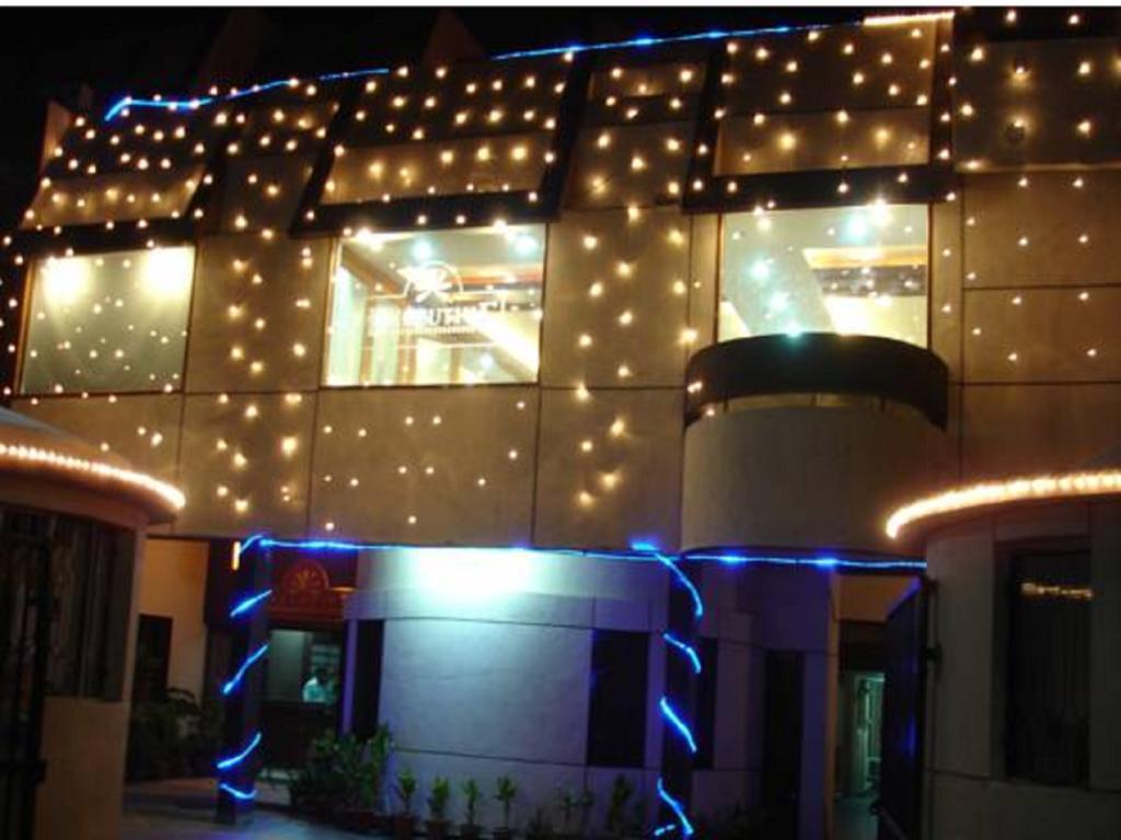 Oyo 15791 Flagship Hotel Executive Hazratganj Lakhnaú Exteriér fotografie