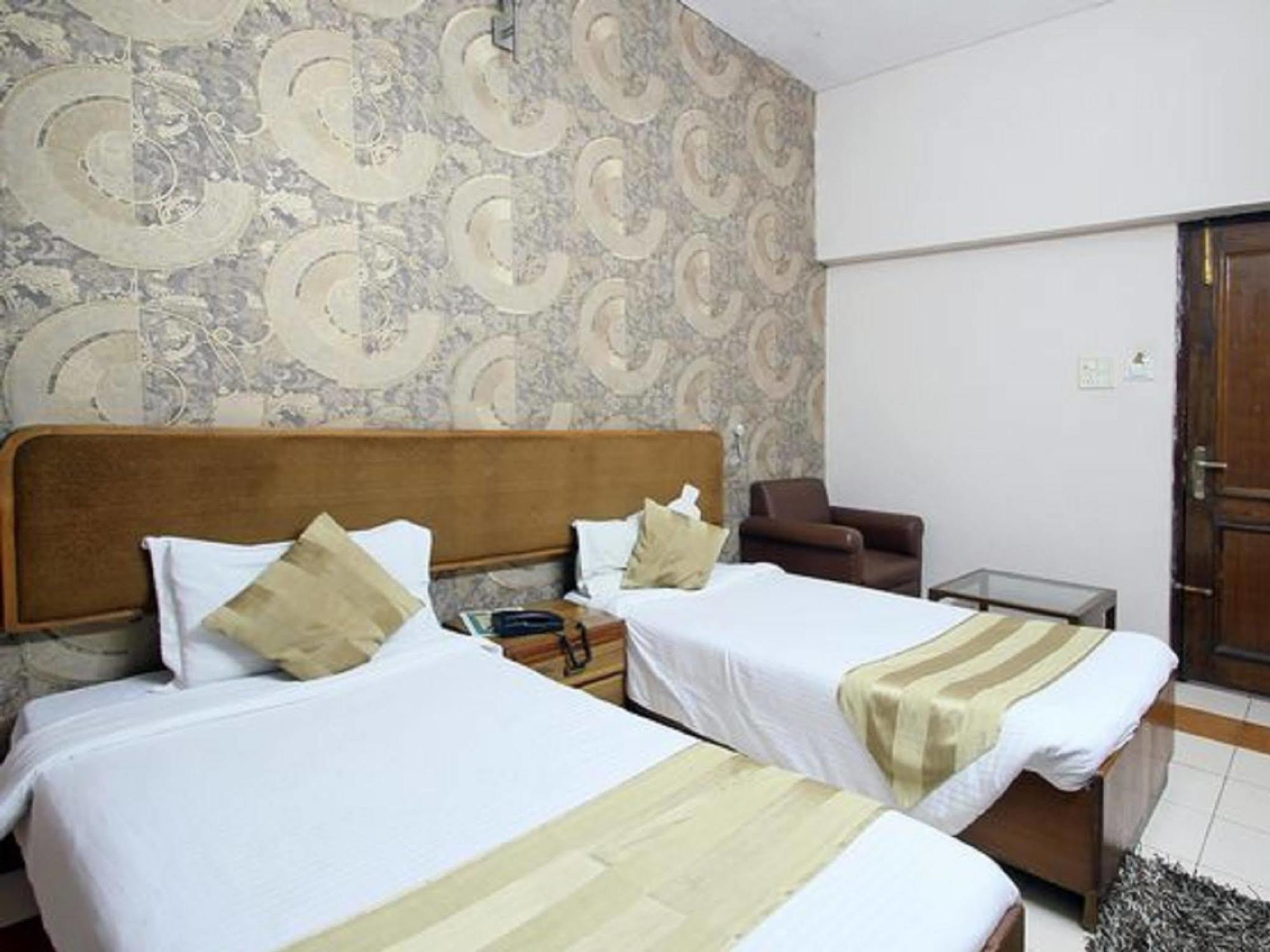 Oyo 15791 Flagship Hotel Executive Hazratganj Lakhnaú Exteriér fotografie